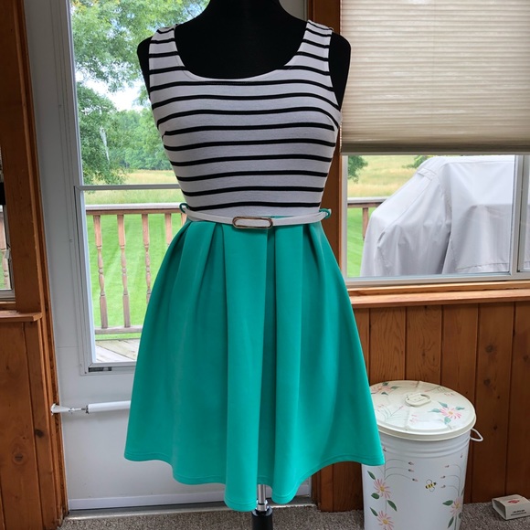 Blue S La Dresses & Skirts - Cute belted dress